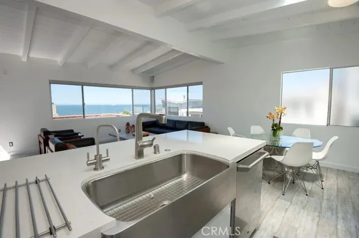 224 39th Street, Manhattan Beach, California 90266