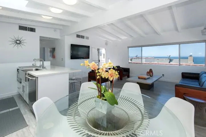 224 39th Street, Manhattan Beach, California 90266