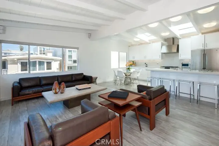 224 39th Street, Manhattan Beach, California 90266