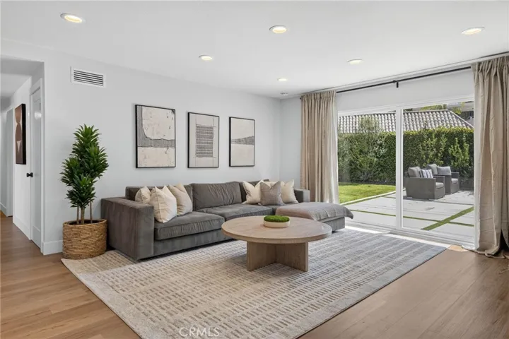 3124 Trinity, Costa Mesa, California 92626