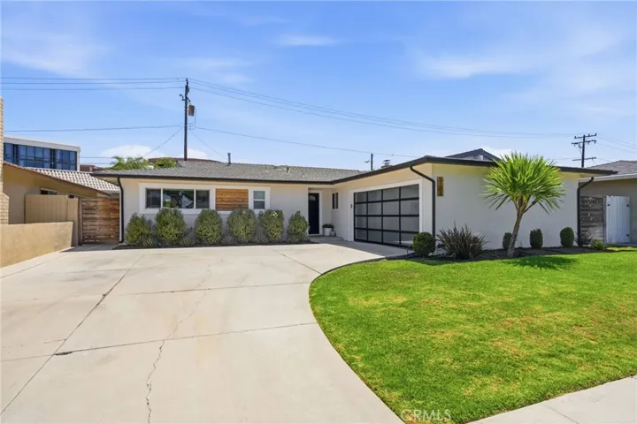 3124 Trinity, Costa Mesa, California 92626