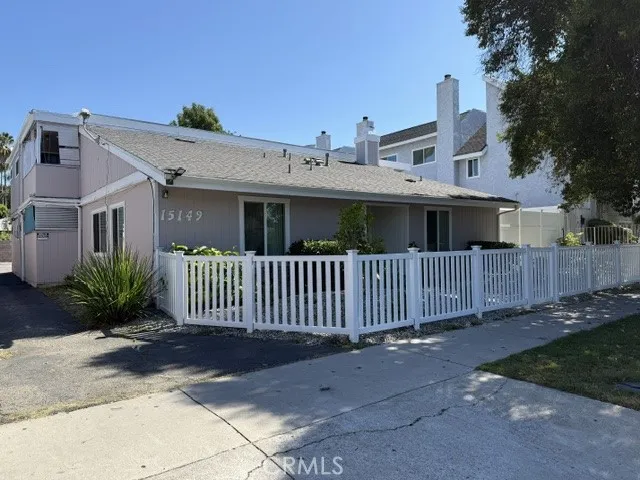 15149 Victory Boulevard, Van Nuys, California 91411