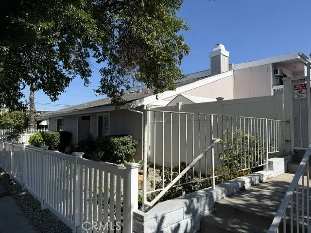 15149 Victory Boulevard, Van Nuys, California 91411