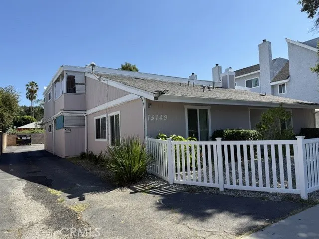 15149 Victory Boulevard, Van Nuys, California 91411