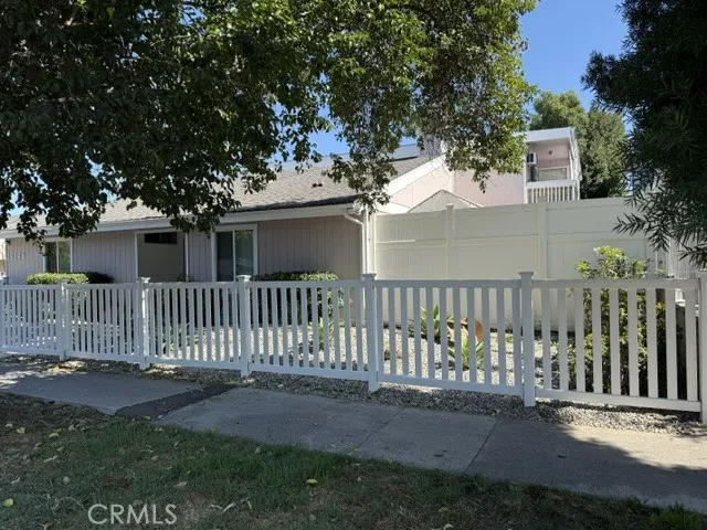 15149 Victory Boulevard, Van Nuys, California 91411