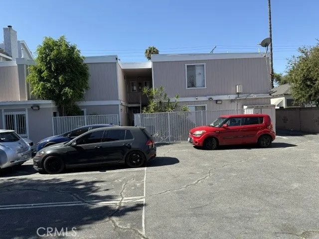 15149 Victory Boulevard, Van Nuys, California 91411