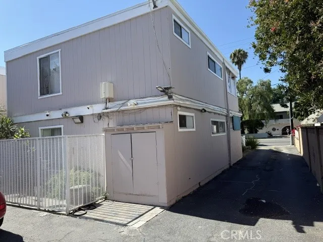15149 Victory Boulevard, Van Nuys, California 91411