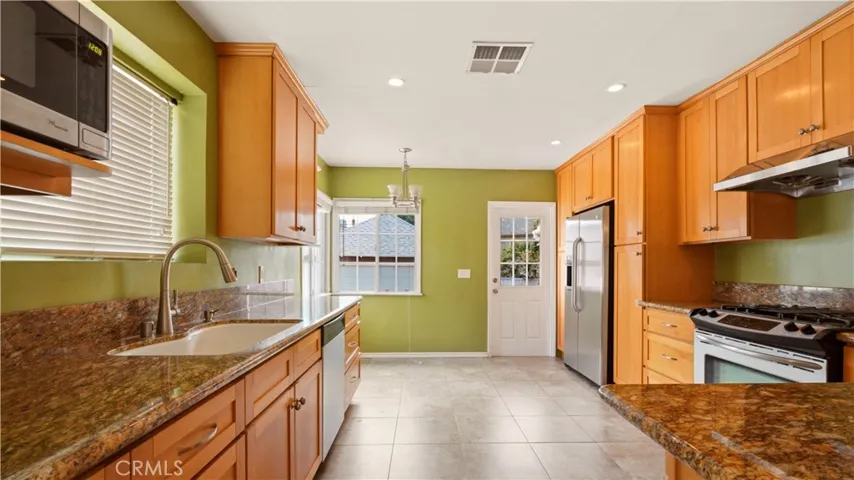 540 Clement Drive, Glendale, California 91202