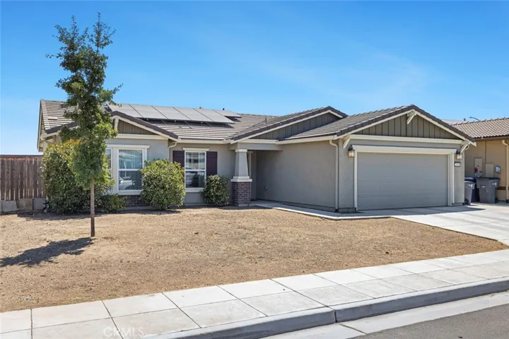 2136 N Redda Road, Fresno, California 93737