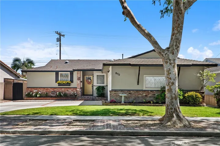 852 Kallin Avenue, Long Beach, California 90815