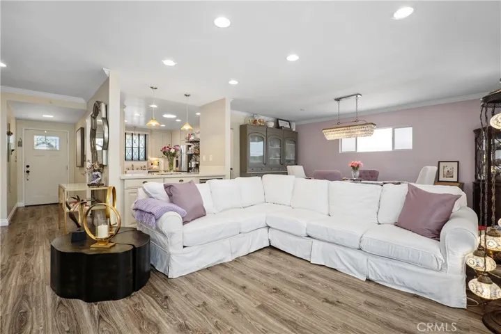 852 Kallin Avenue, Long Beach, California 90815