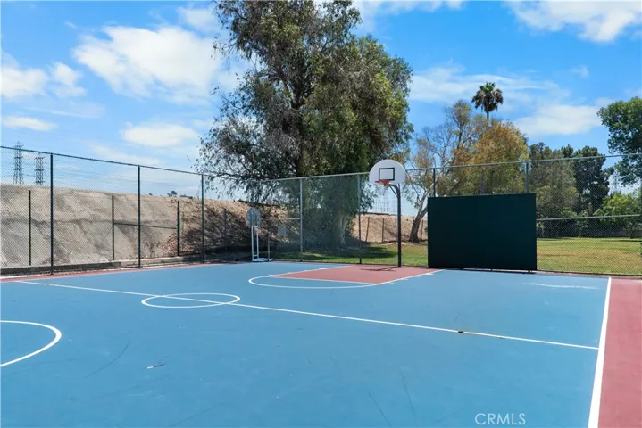 852 Kallin Avenue, Long Beach, California 90815