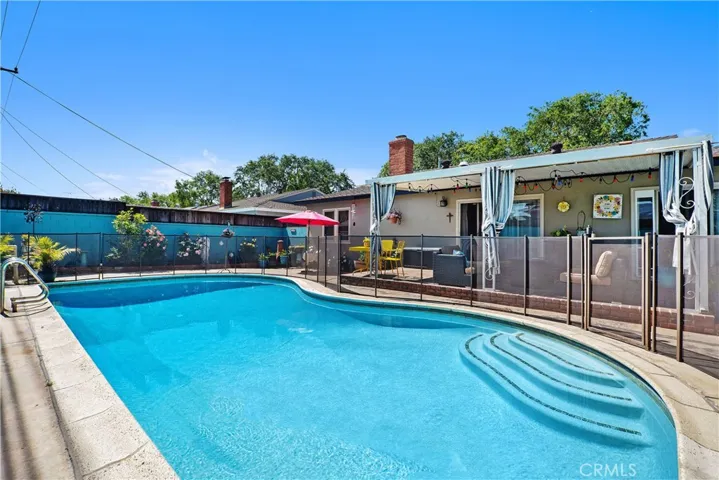 852 Kallin Avenue, Long Beach, California 90815