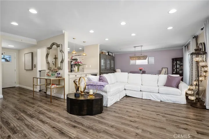 852 Kallin Avenue, Long Beach, California 90815