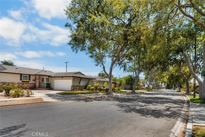 852 Kallin Avenue, Long Beach, California 90815