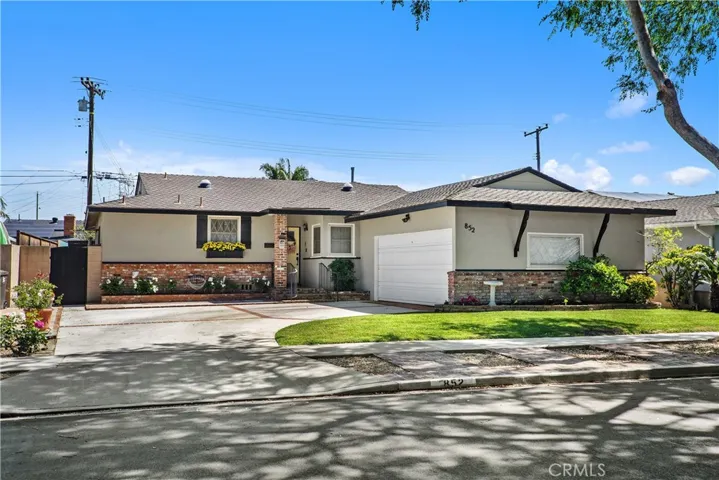 852 Kallin Avenue, Long Beach, California 90815