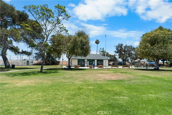 852 Kallin Avenue, Long Beach, California 90815