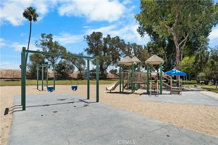 852 Kallin Avenue, Long Beach, California 90815