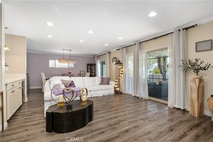 852 Kallin Avenue, Long Beach, California 90815