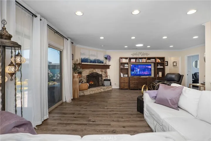 852 Kallin Avenue, Long Beach, California 90815
