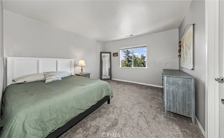 Middle bedroom 1