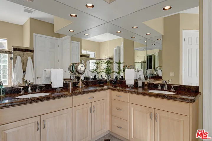 19 Orleans Road, Rancho Mirage, California 92270