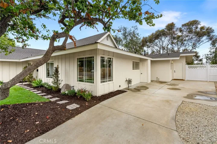 1903 E Bolingridge, Orange, California 92865