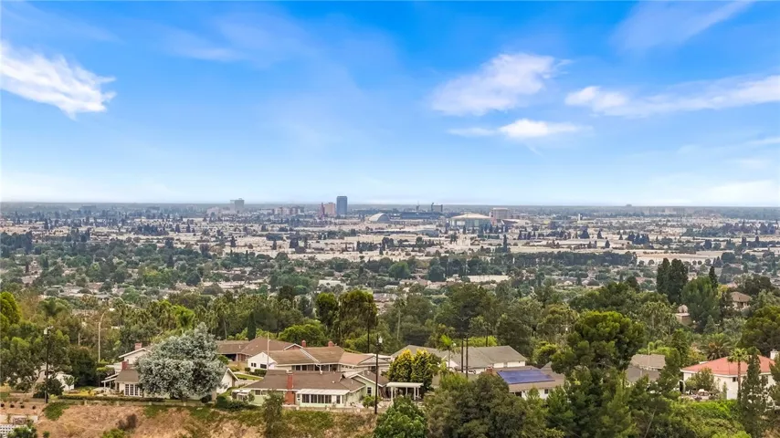 1903 E Bolingridge, Orange, California 92865