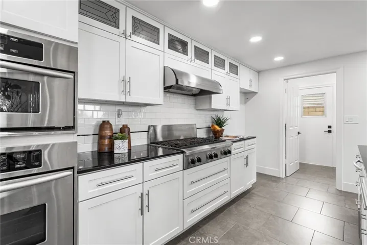 1903 E Bolingridge, Orange, California 92865