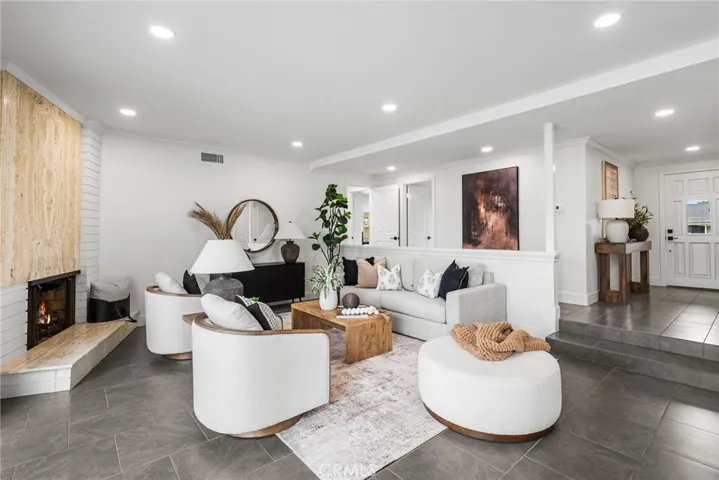 1903 E Bolingridge, Orange, California 92865