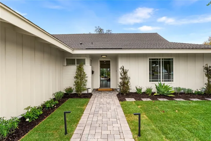 1903 E Bolingridge, Orange, California 92865
