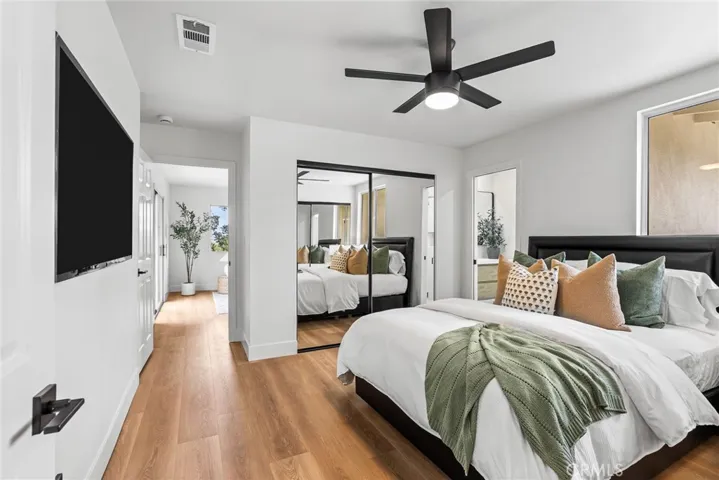 1903 E Bolingridge, Orange, California 92865