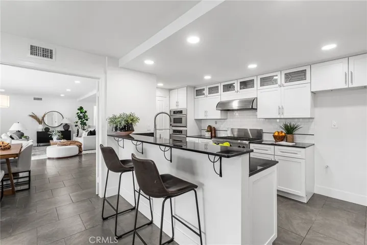 1903 E Bolingridge, Orange, California 92865