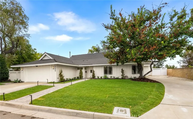1903 E Bolingridge, Orange, California 92865