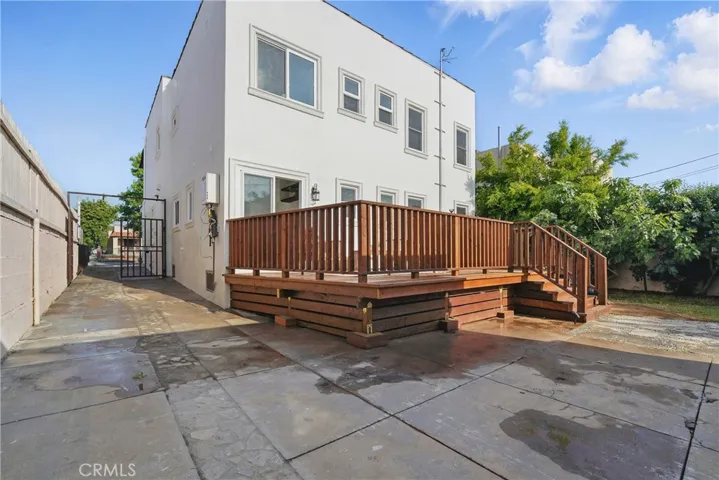 2111 S Bronson, Los Angeles, California 90018