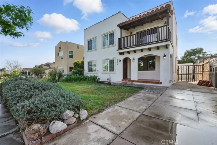 2111 S Bronson, Los Angeles, California 90018