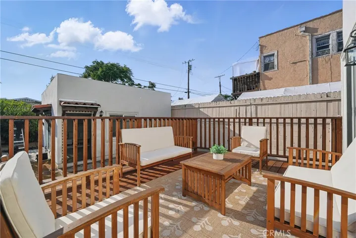 2111 S Bronson, Los Angeles, California 90018