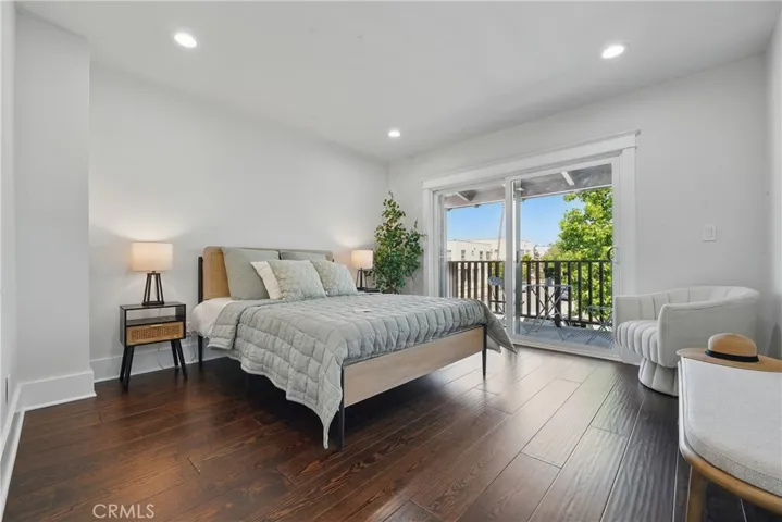 2111 S Bronson, Los Angeles, California 90018