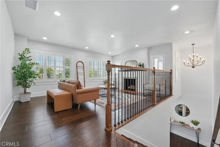 2111 S Bronson, Los Angeles, California 90018