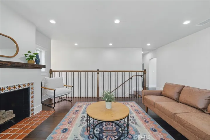 2111 S Bronson, Los Angeles, California 90018