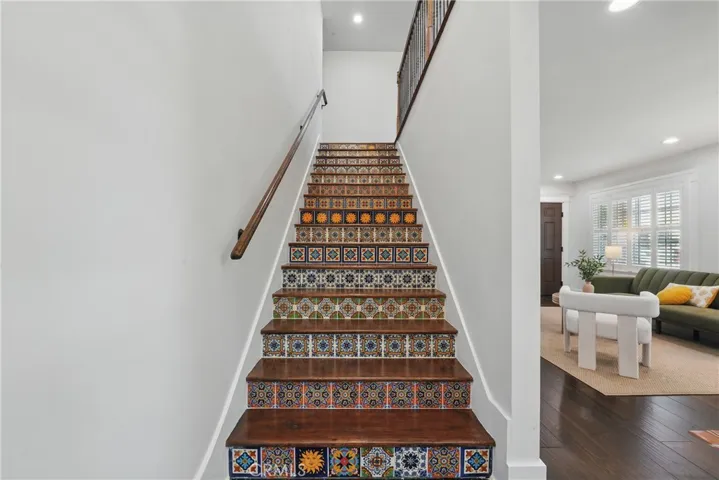 2111 S Bronson, Los Angeles, California 90018