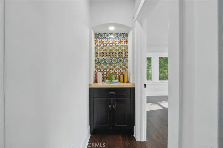 2111 S Bronson, Los Angeles, California 90018