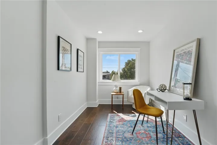 2111 S Bronson, Los Angeles, California 90018
