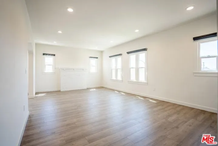 1226 Keniston Avenue, Los Angeles, California 90019