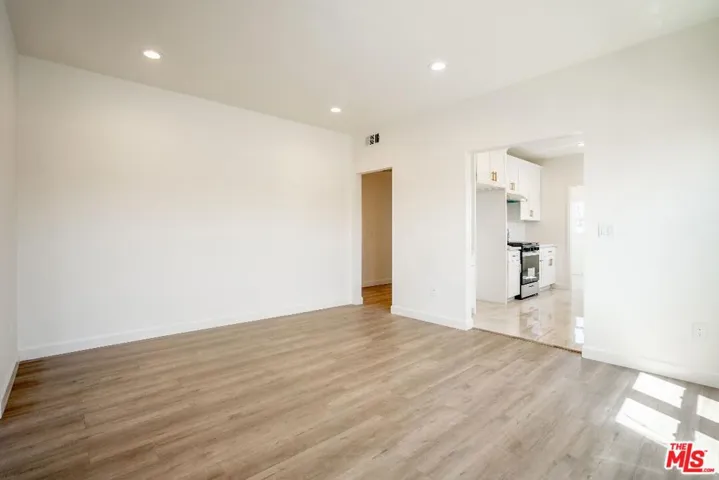 1226 Keniston Avenue, Los Angeles, California 90019