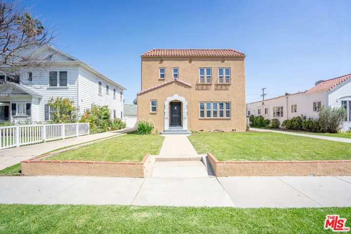 1226 Keniston Avenue, Los Angeles, California 90019