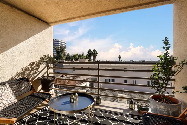 1214 14th Street 203, Santa Monica, California 90404