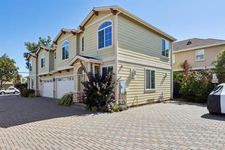 182 Redding Road, Campbell, California 95008