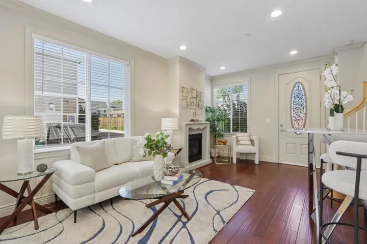 182 Redding Road, Campbell, California 95008