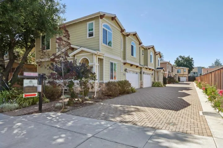 182 Redding Road, Campbell, California 95008